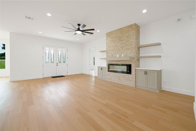 101 Crepe Myrtle, Corsicana, TX 75109