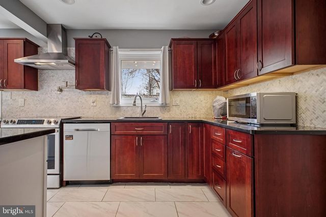 2205 HERMAN CT, Herndon, VA 20170