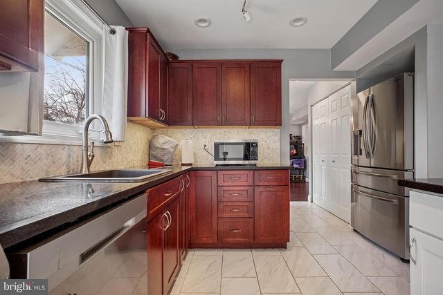 2205 HERMAN CT, Herndon, VA 20170