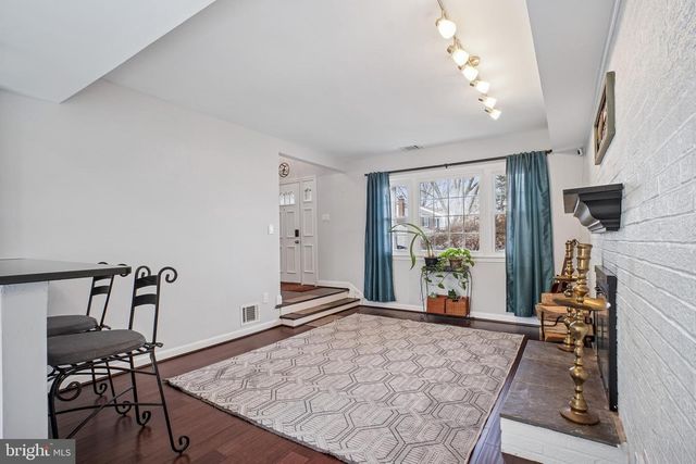 2205 HERMAN CT, Herndon, VA 20170