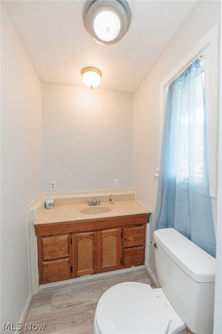 1984 W Turkeyfoot Lake Road, Barberton, OH 44203