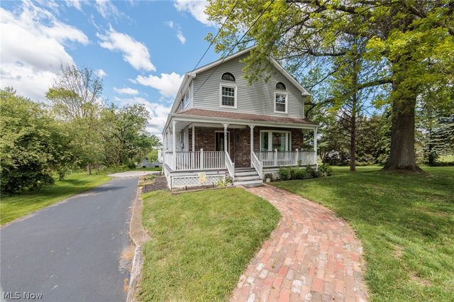 1984 W Turkeyfoot Lake Road, Barberton, OH 44203