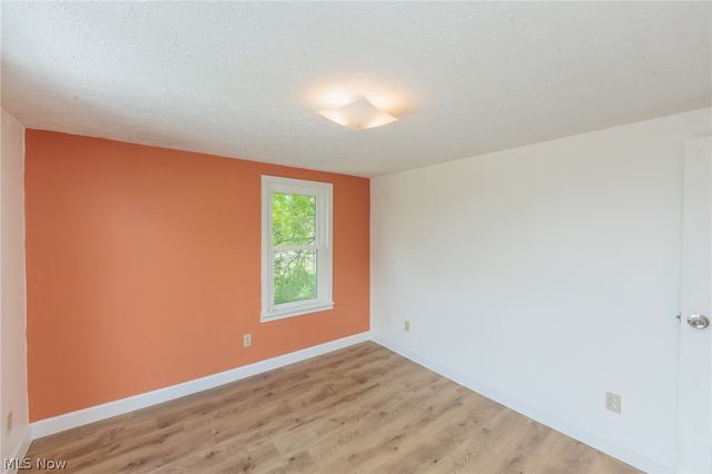1984 W Turkeyfoot Lake Road, Barberton, OH 44203