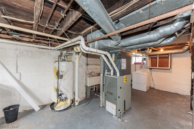 1984 W Turkeyfoot Lake Road, Barberton, OH 44203