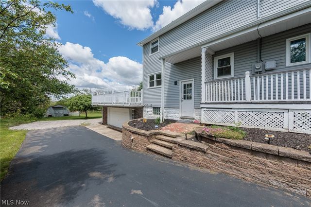 1984 W Turkeyfoot Lake Road, Barberton, OH 44203