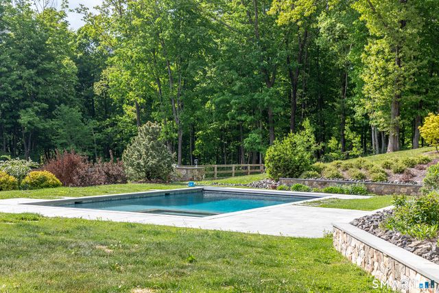 18 Ranney Hill Road, Roxbury, CT 06783