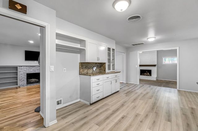 1035 E Fairmont Avenue, Fresno, CA 93704