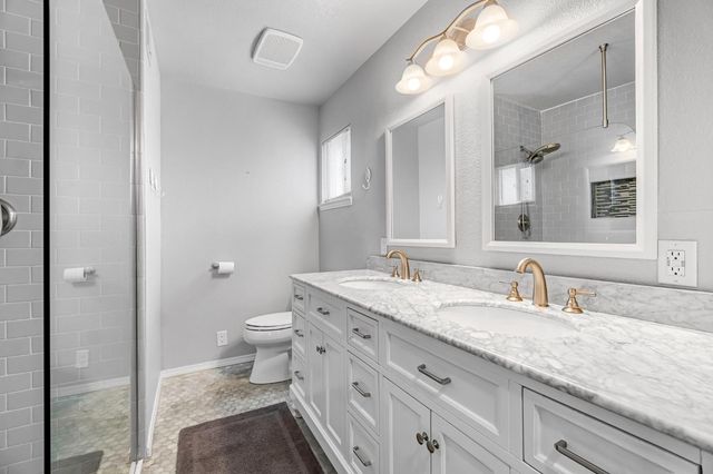 1035 E Fairmont Avenue, Fresno, CA 93704