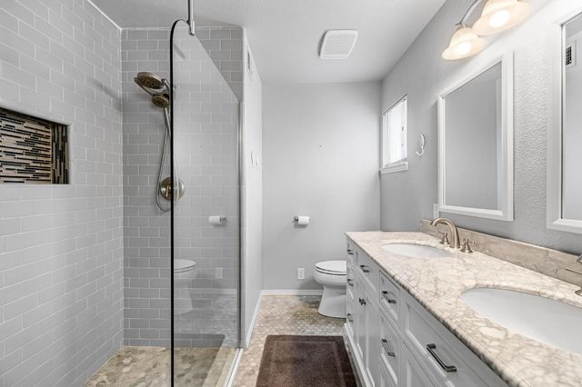 1035 E Fairmont Avenue, Fresno, CA 93704