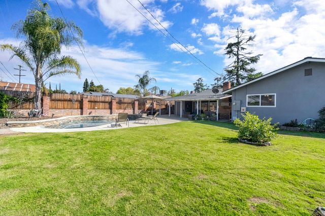 1035 E Fairmont Avenue, Fresno, CA 93704