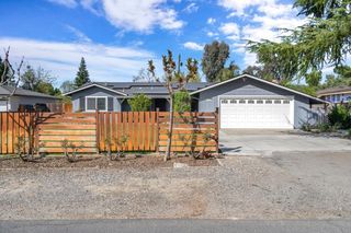 1035 E Fairmont Avenue, Fresno, CA 93704