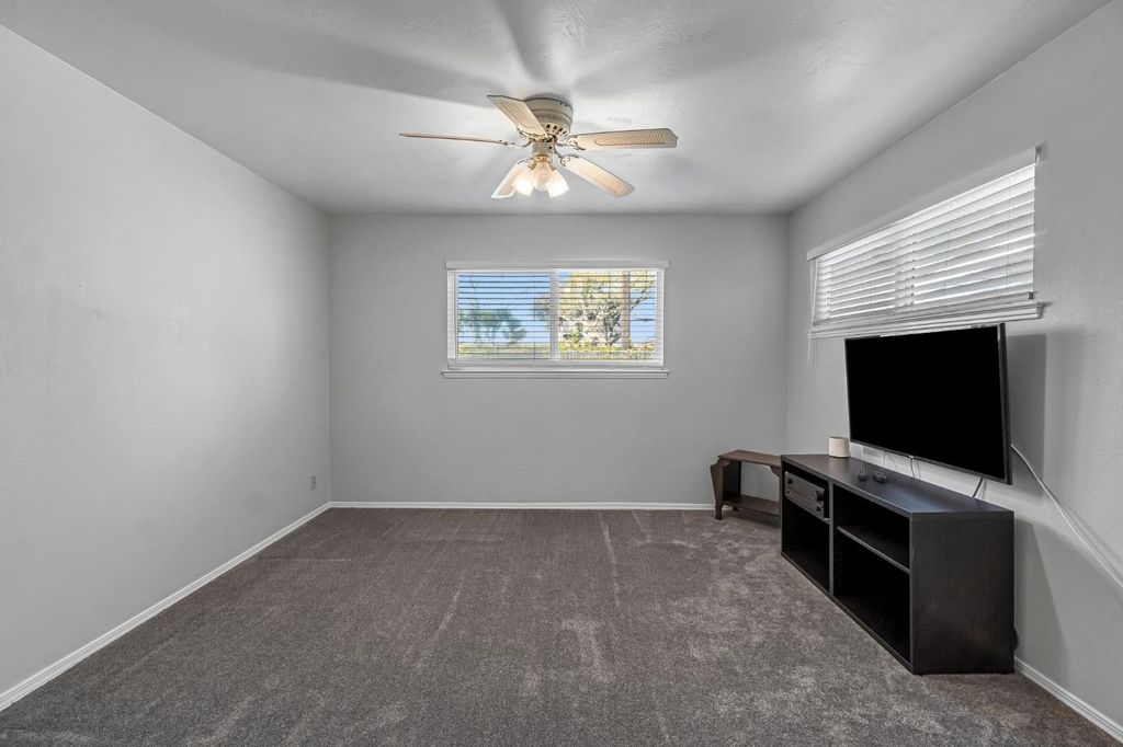 Image 28 of property listing at 1035 E Fairmont Avenue, Fresno, CA 93704