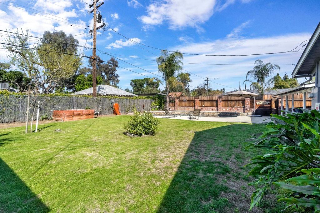 Image 33 of property listing at 1035 E Fairmont Avenue, Fresno, CA 93704