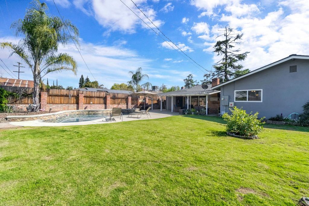 Image 34 of property listing at 1035 E Fairmont Avenue, Fresno, CA 93704