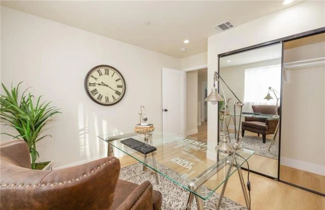 4928 8th Avenue, Los Angeles, CA 90043