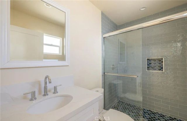 4928 8th Avenue, Los Angeles, CA 90043
