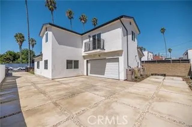 4928 8th Avenue, Los Angeles, CA 90043