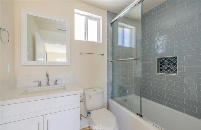 4928 8th Avenue, Los Angeles, CA 90043