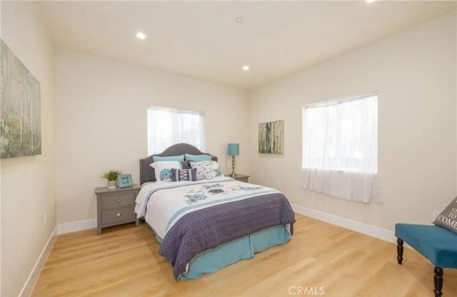 4928 8th Avenue, Los Angeles, CA 90043