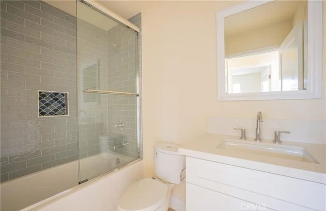 4928 8th Avenue, Los Angeles, CA 90043