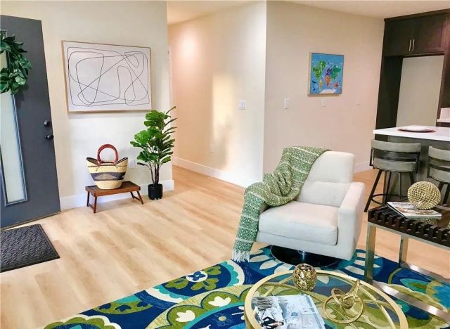 4928 8th Avenue, Los Angeles, CA 90043