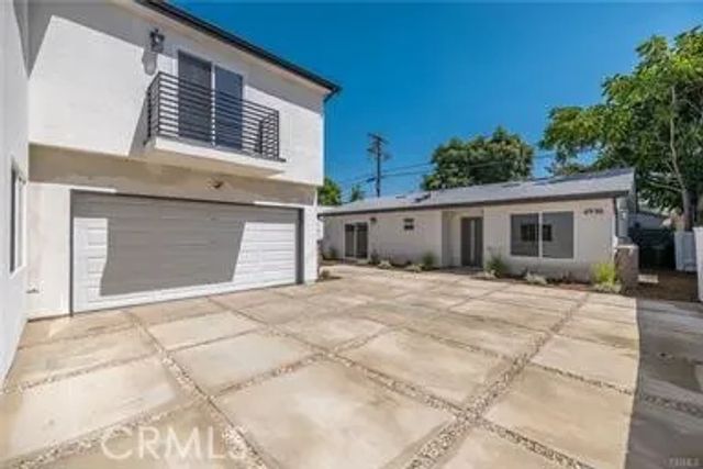4928 8th Avenue, Los Angeles, CA 90043