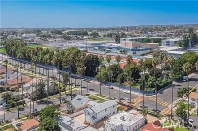 4928 8th Avenue, Los Angeles, CA 90043
