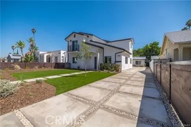 4928 8th Avenue, Los Angeles, CA 90043