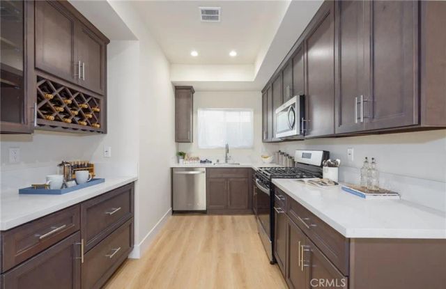 4928 8th Avenue, Los Angeles, CA 90043