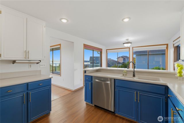 10005 77th Street SW, Lakewood, WA 98498