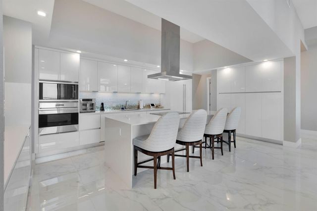 20155 Boca West Drive Ph-c902, Boca Raton, FL 33434