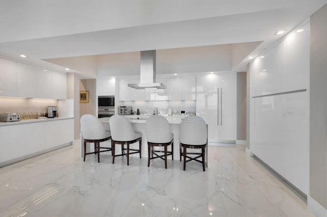 20155 Boca West Drive Ph-c902, Boca Raton, FL 33434