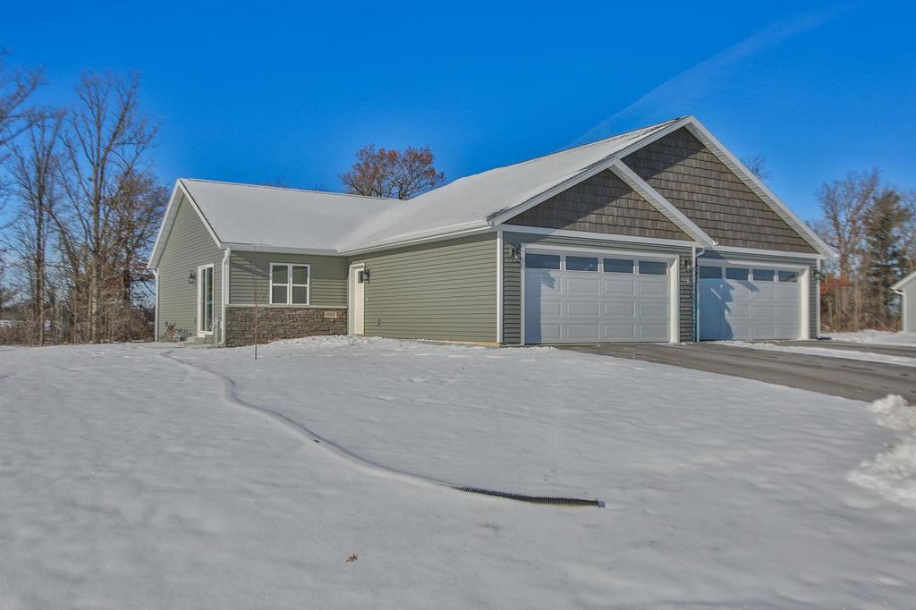 990 MORNING STAR LANE, Plover, WI 54467