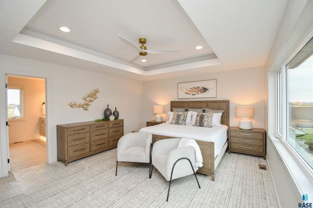 901 N Sylvan Dr Drive, Sioux Falls, SD 57110