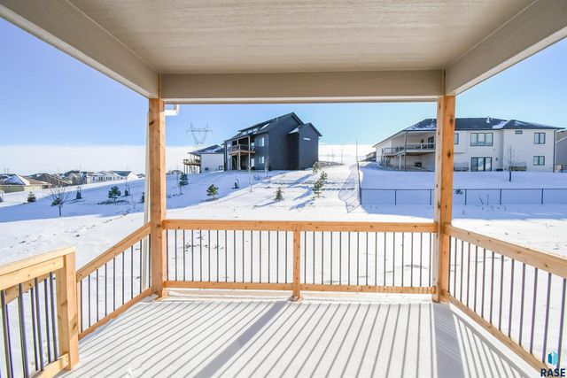 901 N Sylvan Dr Drive, Sioux Falls, SD 57110