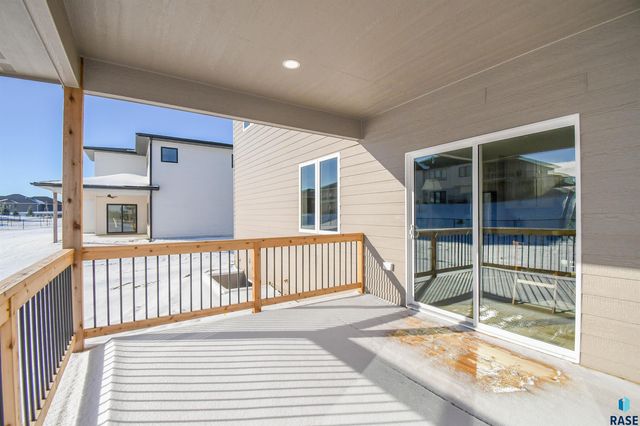 901 N Sylvan Dr Drive, Sioux Falls, SD 57110