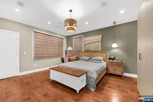 690 Ray Avenue, Ridgefield, NJ 07657
