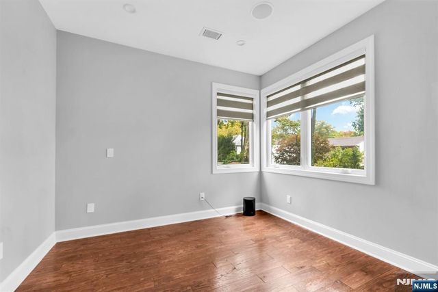 690 Ray Avenue, Ridgefield, NJ 07657
