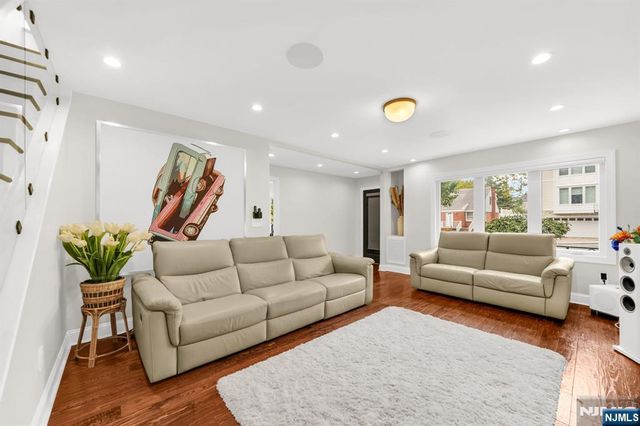 690 Ray Avenue, Ridgefield, NJ 07657