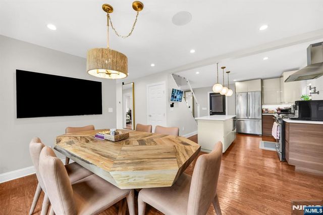 690 Ray Avenue, Ridgefield, NJ 07657