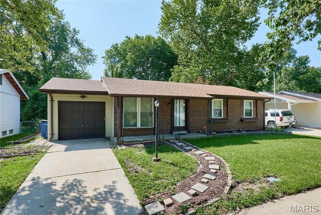 2942 Chance Drive, Florissant, MO 63031
