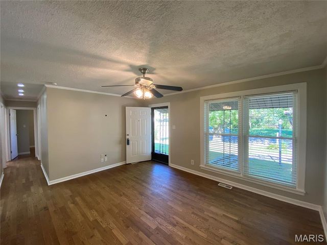 2942 Chance Drive, Florissant, MO 63031
