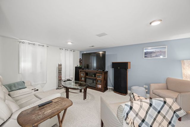 1760 Pebble Beach Drive, Hoffman Estates, IL 60169