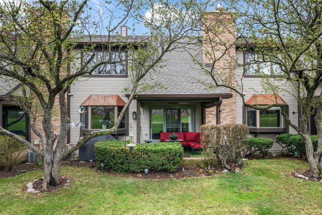 1760 Pebble Beach Drive, Hoffman Estates, IL 60169