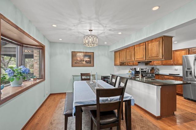 1760 Pebble Beach Drive, Hoffman Estates, IL 60169