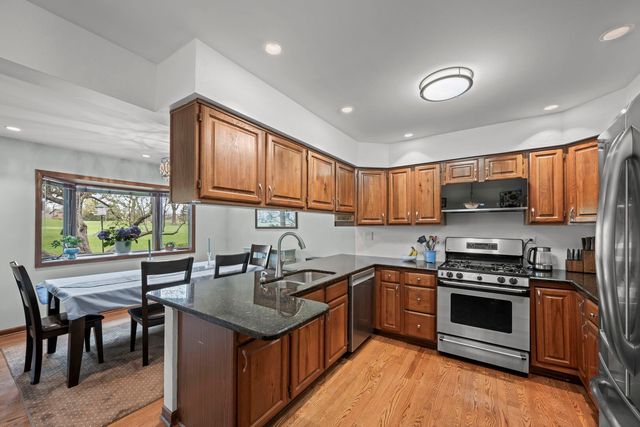 1760 Pebble Beach Drive, Hoffman Estates, IL 60169