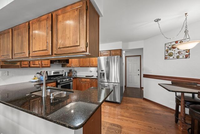 1760 Pebble Beach Drive, Hoffman Estates, IL 60169