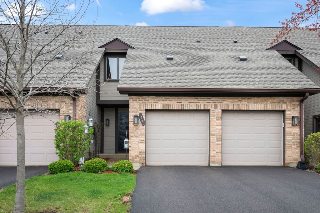 1760 Pebble Beach Drive, Hoffman Estates, IL 60169