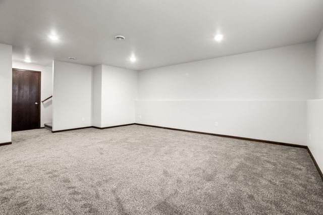 2735 11th Street W, West Fargo, ND 58078