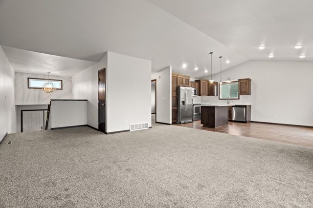 2735 11th Street W, West Fargo, ND 58078